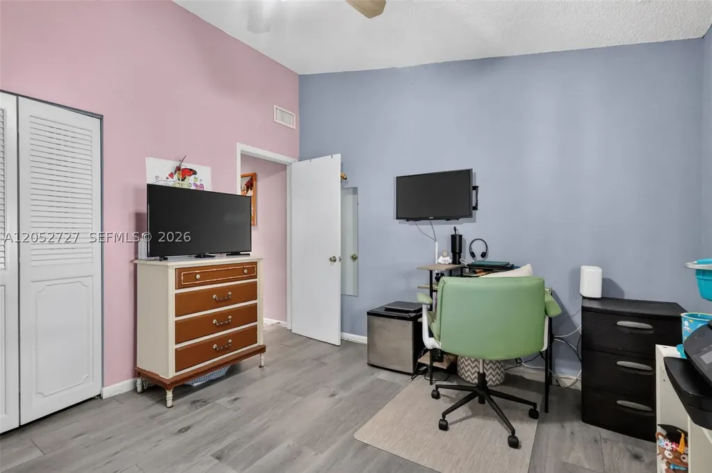 2377 N 37th Avenue Hollywood FL 33021