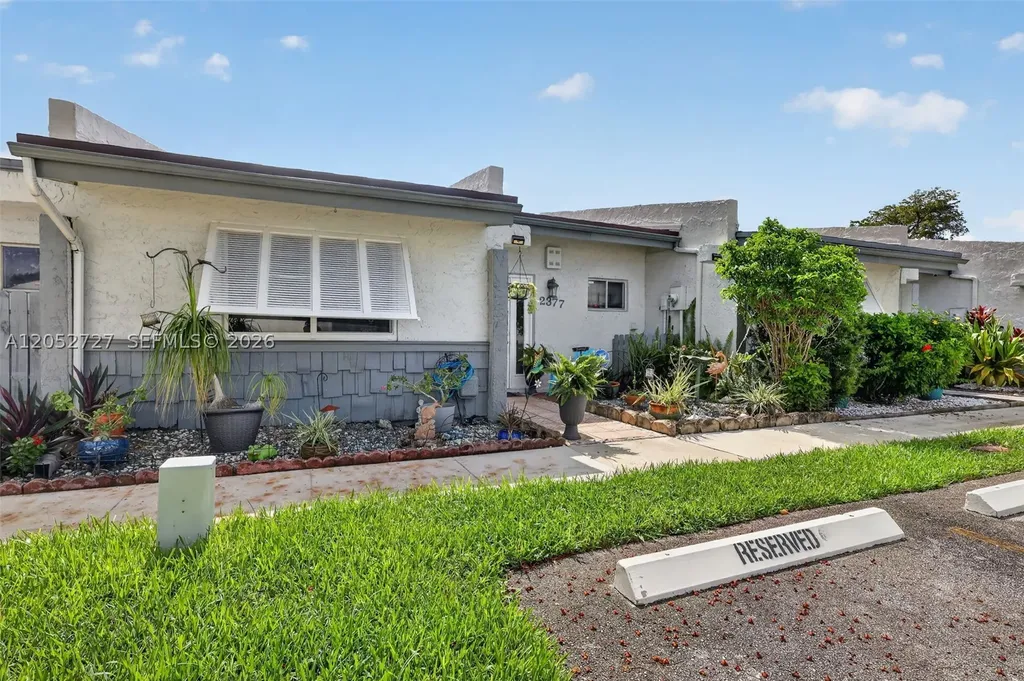 2377 N 37th Avenue Hollywood FL 33021