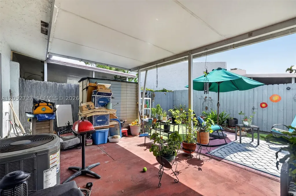 2377 N 37th Avenue Hollywood FL 33021