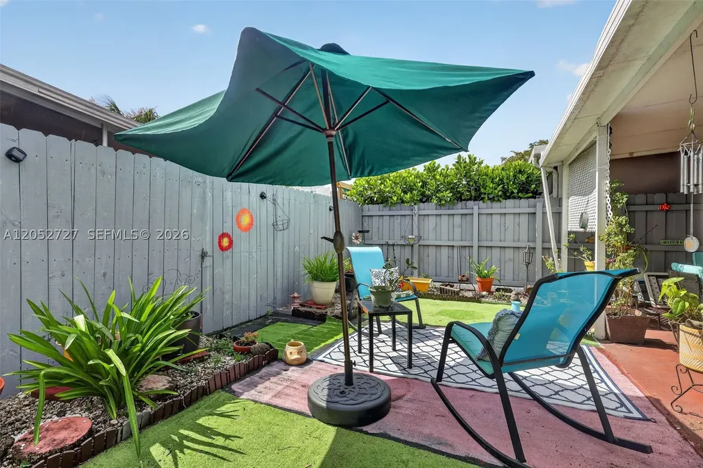 2377 N 37th Avenue Hollywood FL 33021