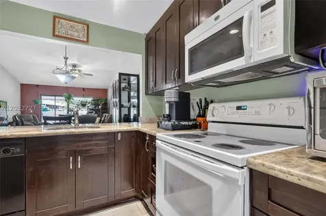 2377 N 37th Avenue Hollywood FL 33021