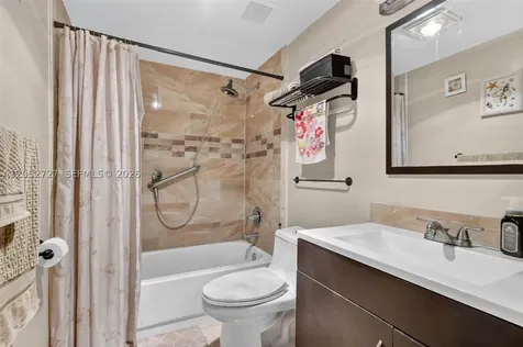 2377 N 37th Avenue Hollywood FL 33021