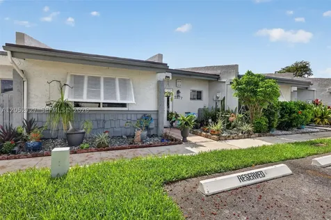 2377 N 37th Avenue Hollywood FL 33021
