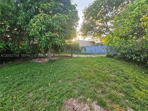 722 S E Street Lake Worth FL 33460