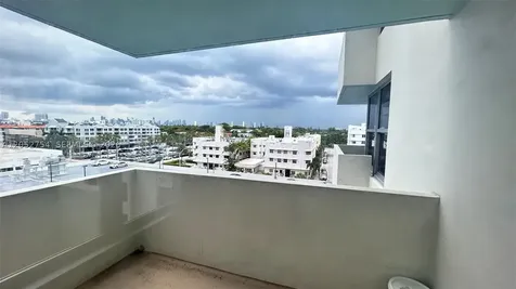 2899 Collins Avenue Miami Beach FL 33140
