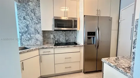 2899 Collins Avenue Miami Beach FL 33140