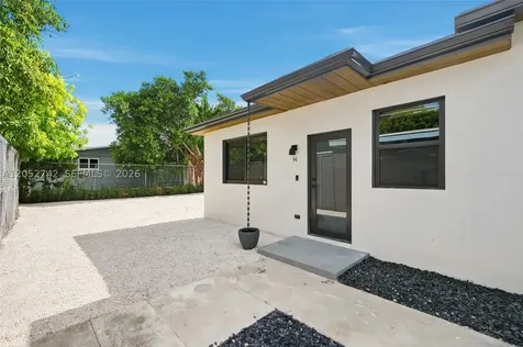 1861 NW 27th Street Miami FL 33142