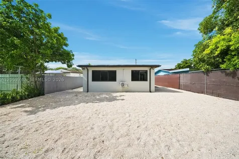 1861 NW 27th Street Miami FL 33142