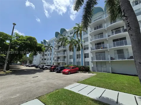484 NW 165th St Road Miami FL 33169