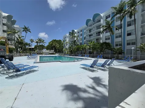 484 NW 165th St Road Miami FL 33169