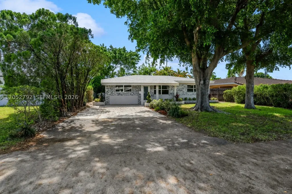 4730 NE 2nd Avenue Oakland Park FL 33334