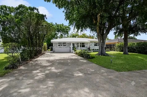 4730 NE 2nd Avenue Oakland Park FL 33334