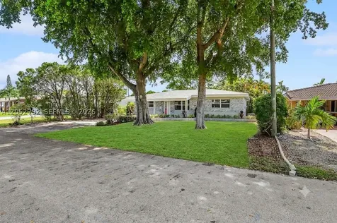 4730 NE 2nd Avenue Oakland Park FL 33334