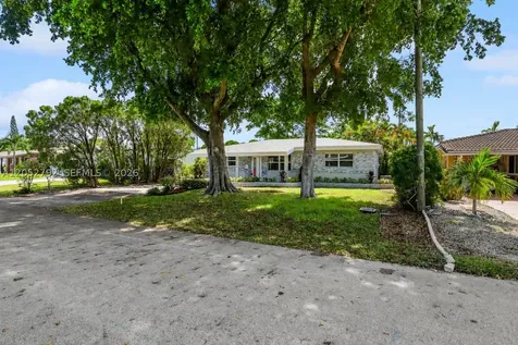 4730 NE 2nd Avenue Oakland Park FL 33334