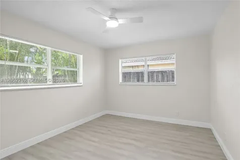 4730 NE 2nd Avenue Oakland Park FL 33334