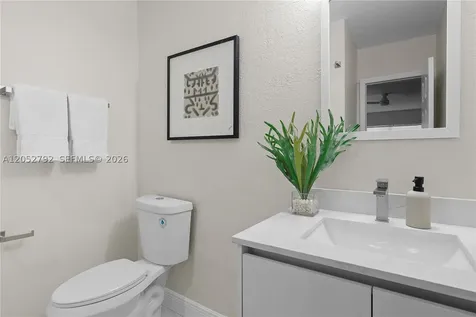 4730 NE 2nd Avenue Oakland Park FL 33334