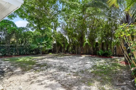 4730 NE 2nd Avenue Oakland Park FL 33334
