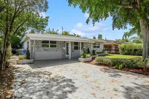 4730 NE 2nd Avenue Oakland Park FL 33334