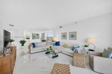 2800 Island Bl Aventura FL 33160