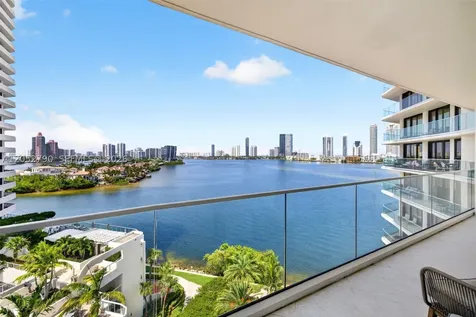 2800 Island Bl Aventura FL 33160