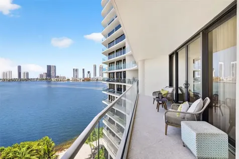 2800 Island Bl Aventura FL 33160