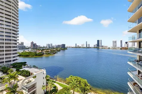 2800 Island Bl Aventura FL 33160