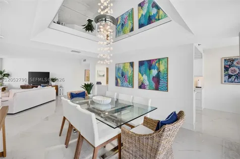 2800 Island Bl Aventura FL 33160