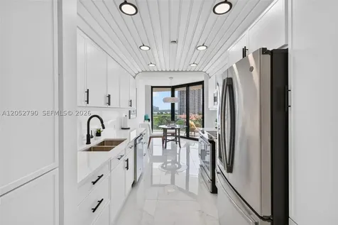 2800 Island Bl Aventura FL 33160