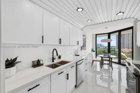 2800 Island Bl Aventura FL 33160