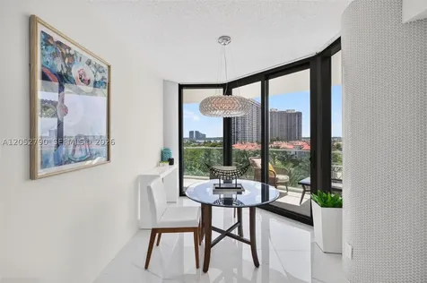 2800 Island Bl Aventura FL 33160
