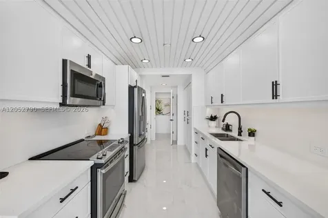 2800 Island Bl Aventura FL 33160