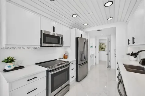 2800 Island Bl Aventura FL 33160