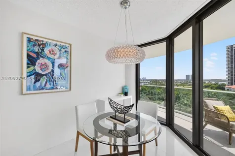 2800 Island Bl Aventura FL 33160