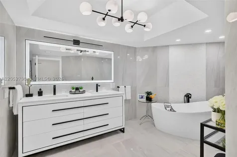 2800 Island Bl Aventura FL 33160