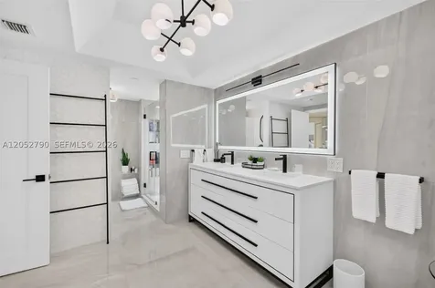 2800 Island Bl Aventura FL 33160