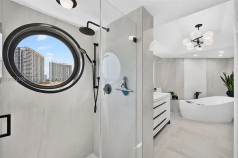 2800 Island Bl Aventura FL 33160