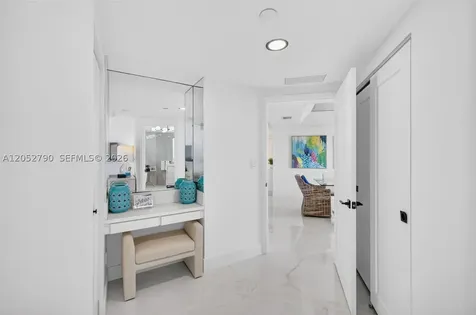 2800 Island Bl Aventura FL 33160