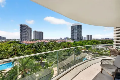 2800 Island Bl Aventura FL 33160