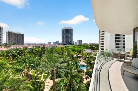 2800 Island Bl Aventura FL 33160