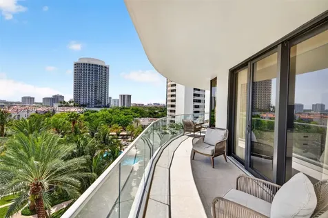 2800 Island Bl Aventura FL 33160