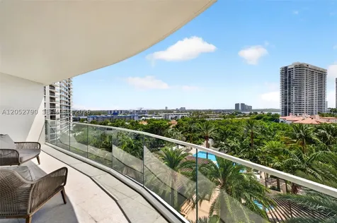 2800 Island Bl Aventura FL 33160