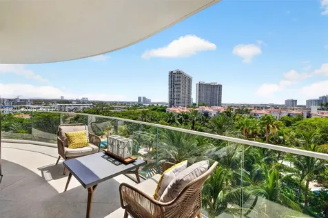 2800 Island Bl Aventura FL 33160