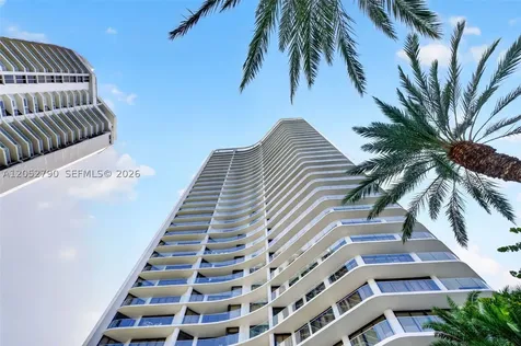 2800 Island Bl Aventura FL 33160