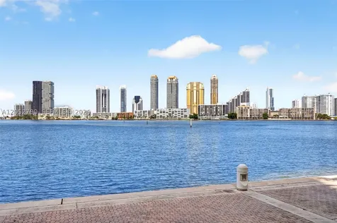 2800 Island Bl Aventura FL 33160
