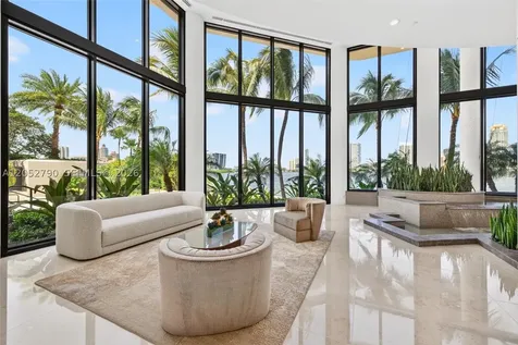 2800 Island Bl Aventura FL 33160