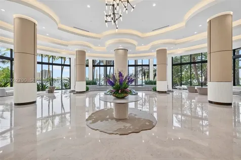 2800 Island Bl Aventura FL 33160