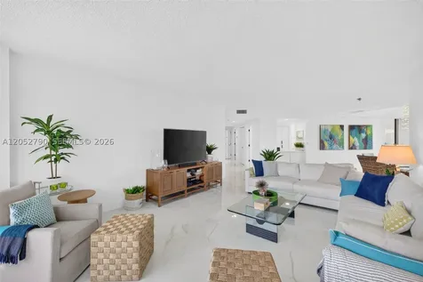 2800 Island Bl Aventura FL 33160