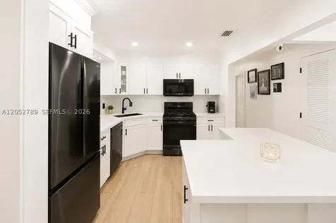 7131 SW 6th Street Pembroke Pines FL 33023