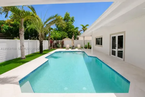 7131 SW 6th Street Pembroke Pines FL 33023