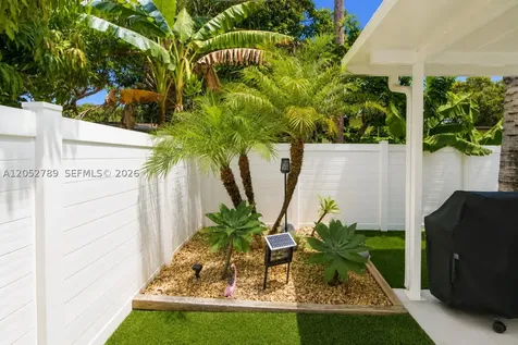7131 SW 6th Street Pembroke Pines FL 33023